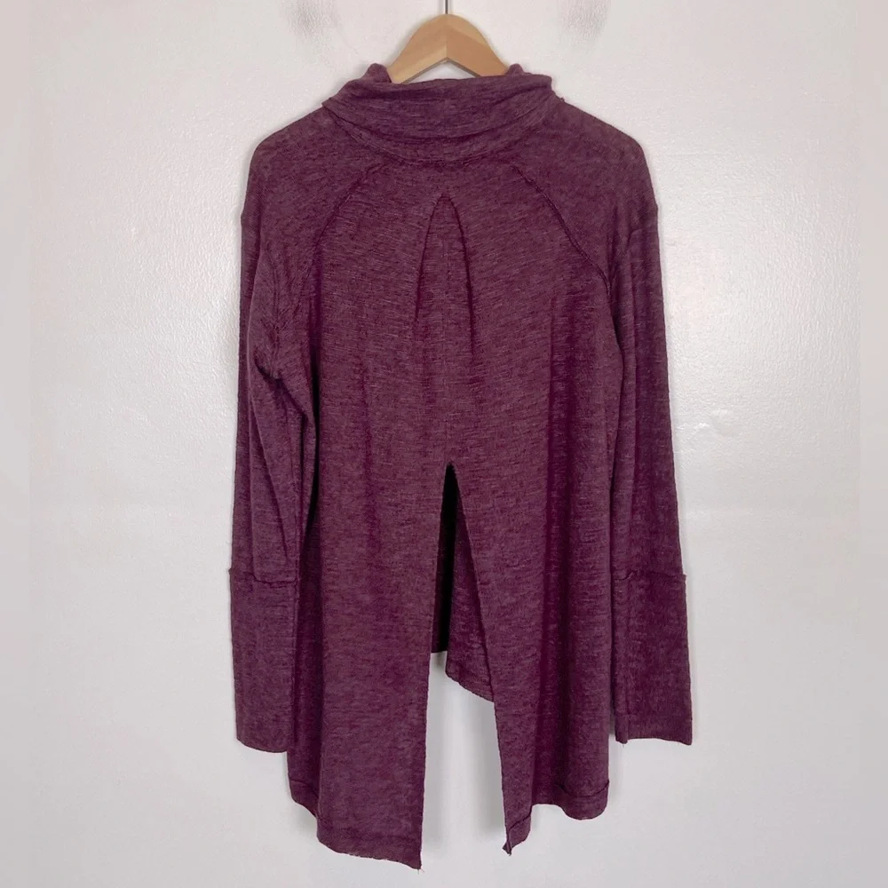 Free People We The Free Split Back‎ Tunic Sweater Size M Color Purple Turtleneck